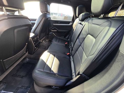 Used 2024 Porsche Cayenne image 20