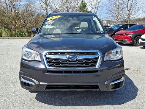 Used 2017 Subaru Forester 2.5i Premium w/ All-Weather Package image 2