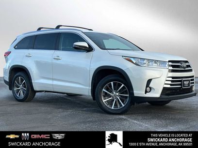 Used 2018 Toyota Highlander SE