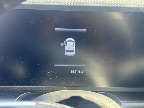 Used 2023 Kia Niro LX FWD image 5
