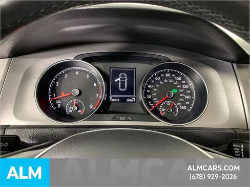 Used 2016 Volkswagen Golf S image 28