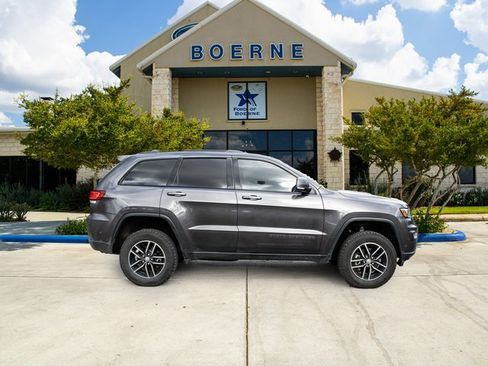 Used 2018 Jeep Grand Cherokee Trailhawk w/ Trailhawk Luxury Group image 6