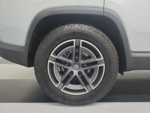 Used 2025 Rivian R1S Adventure AWD/4WD image 12