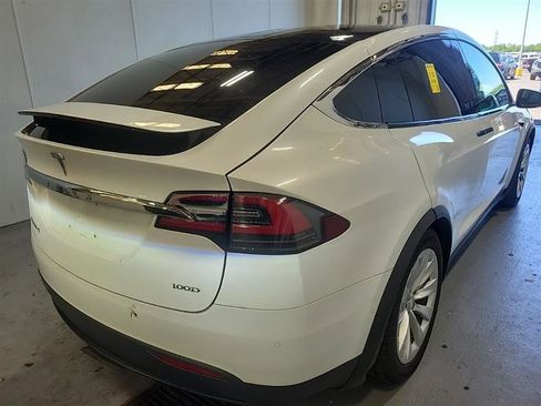 Used 2017 Tesla Model X 100D AWD/4WD image 4