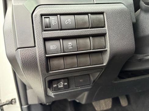 Used 2024 Toyota Tacoma SR image 15