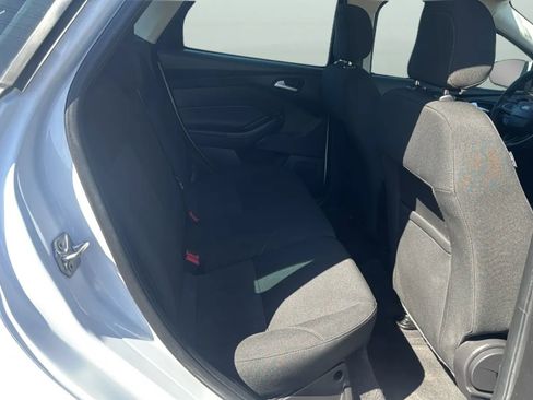 Used 2018 Ford Focus SE FWD image 20
