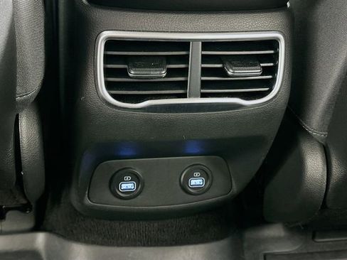 Used 2023 Hyundai Santa Fe SE image 12