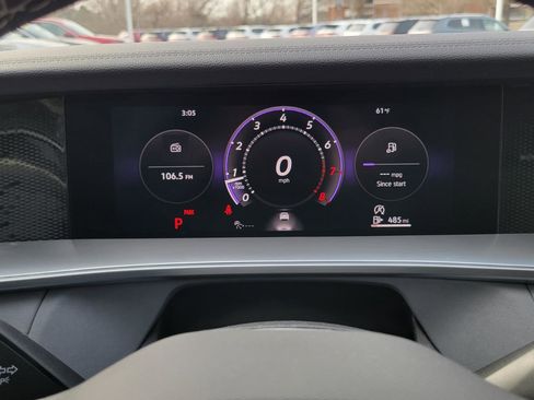 Certified 2025 Volkswagen Tiguan SE image 24