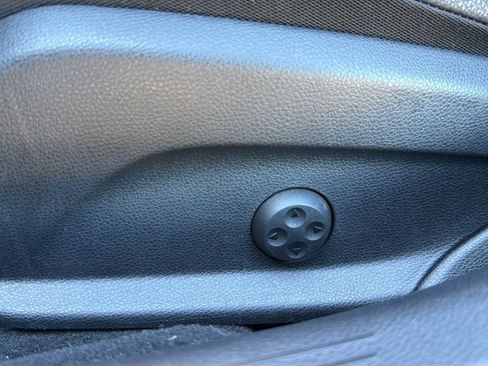 Used 2015 Mercedes-Benz C 300 4MATIC Sedan image 7