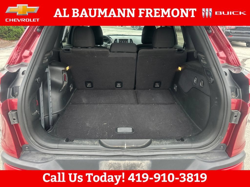 Used 2017 Jeep Cherokee Latitude w/ Safety/Convenience Group AWD/4WD image 23