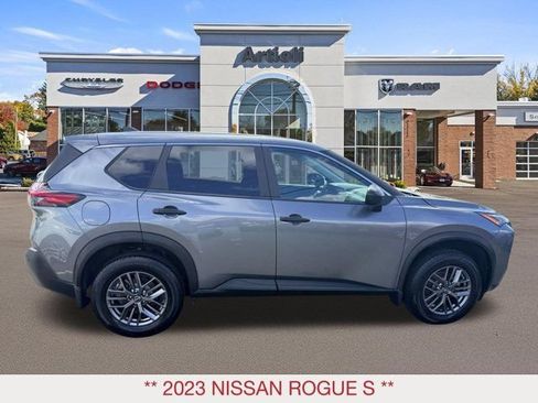 Used 2023 Nissan Rogue S AWD/4WD image 7