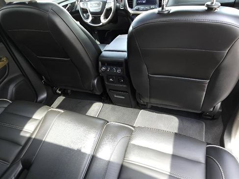 Used 2017 GMC Acadia Denali w/ Technology Package AWD/4WD image 30