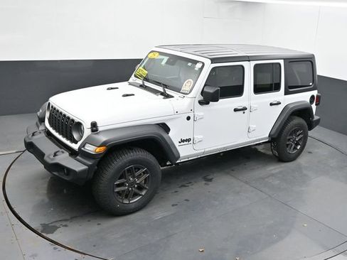 Used 2025 Jeep Wrangler Unlimited Sport AWD/4WD image 37