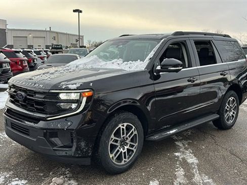 New 2025 Ford Expedition Active image 2