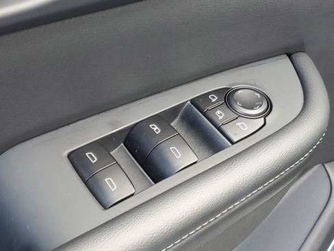 Used 2025 Buick Enclave Preferred image 19