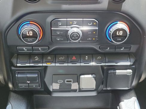 Used 2019 Chevrolet Silverado 1500 LT Trail Boss AWD/4WD image 32