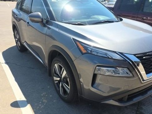 Used 2023 Nissan Rogue SL w/ SL Premium Package image 27