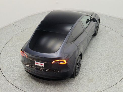 Used 2024 Tesla Model Y Long Range RWD image 27
