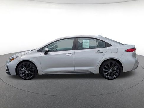 Used 2024 Toyota Corolla SE FWD image 3