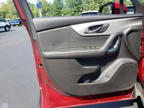 Used 2025 Chevrolet Blazer LT w/ LPO, Floor Liner Package FWD image 12