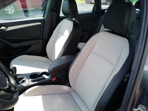 Used 2020 Volkswagen Jetta R-Line FWD image 13