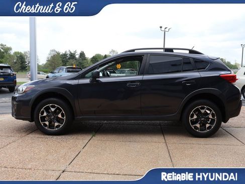 Used 2019 Subaru Crosstrek 2.0i w/ Eyesight System image 3