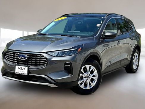Used 2023 Ford Escape Active w/ Tech Pack #1 AWD/4WD image 1