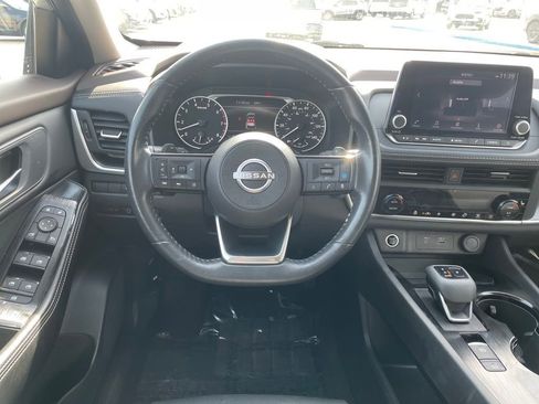 Used 2023 Nissan Rogue SV w/ SV Premium B Package image 14