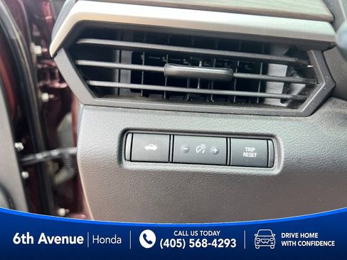 Used 2024 Nissan Altima 2.5 SV FWD image 29
