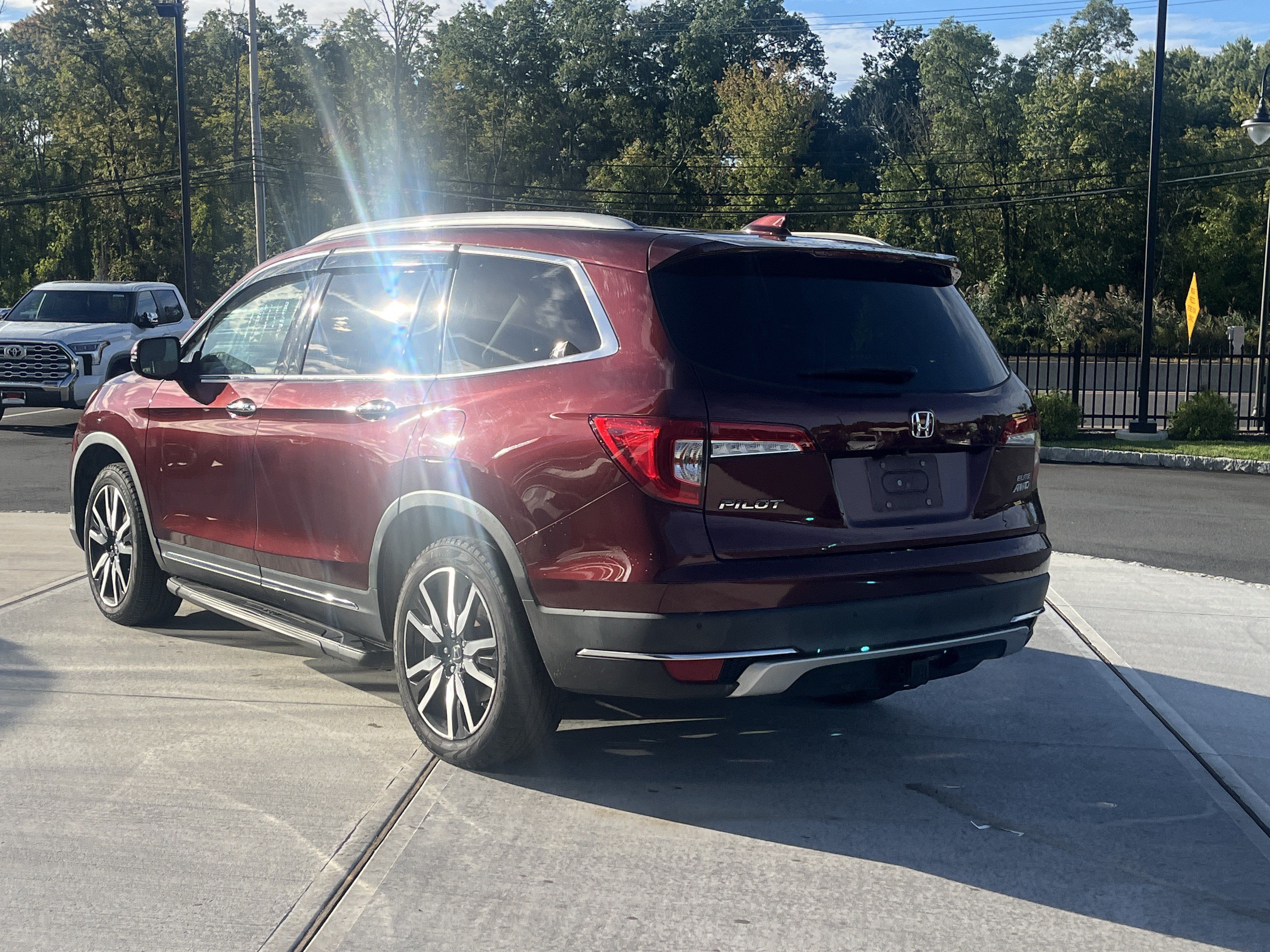 Used 2021 Honda Pilot Elite image 4