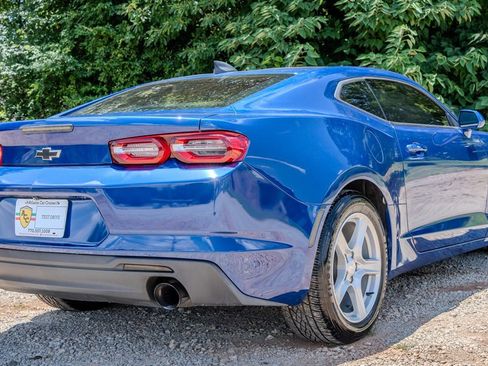 Used 2020 Chevrolet Camaro LT RWD image 5