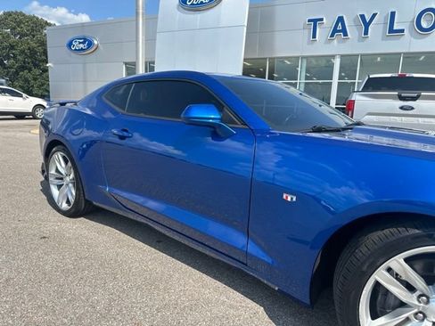 Used 2017 Chevrolet Camaro SS RWD image 7