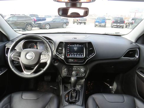 Used 2020 Jeep Cherokee Limited image 11