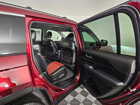 Used 2023 Jeep Grand Cherokee L Laredo image 35