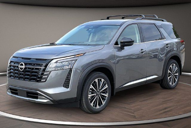 New 2026 Nissan Pathfinder Platinum w/ Accent Package AWD/4WD image 1