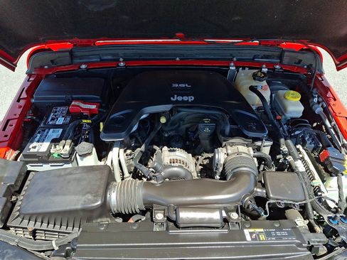 Used 2019 Jeep Wrangler Unlimited Sport S AWD/4WD image 29