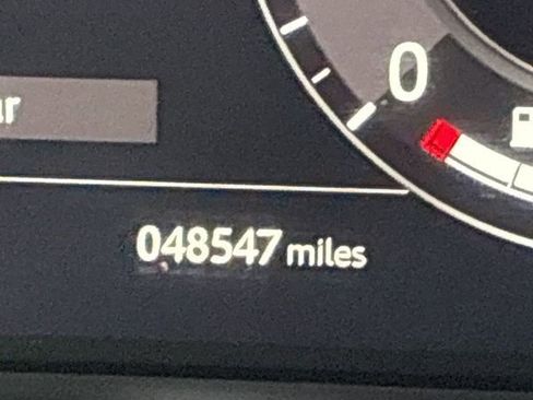 Used 2019 Land Rover Range Rover HSE image 10