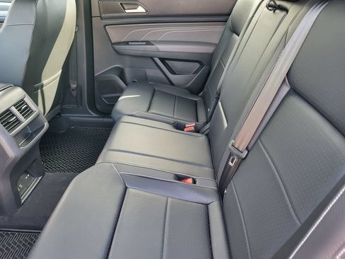 Used 2022 Volkswagen Atlas Cross Sport SEL R-Line AWD/4WD image 28