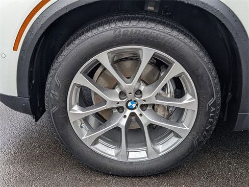 Used 2024 BMW X5 xDrive40i w/ Premium Package image 10