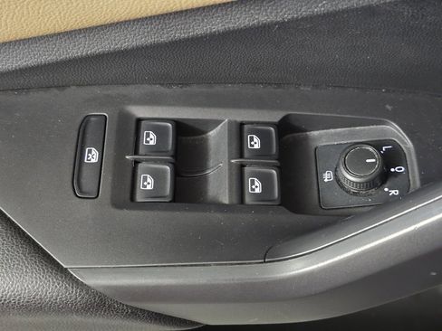 Used 2019 Volkswagen Jetta SE image 10