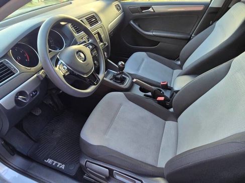 Used 2017 Volkswagen Jetta S image 12