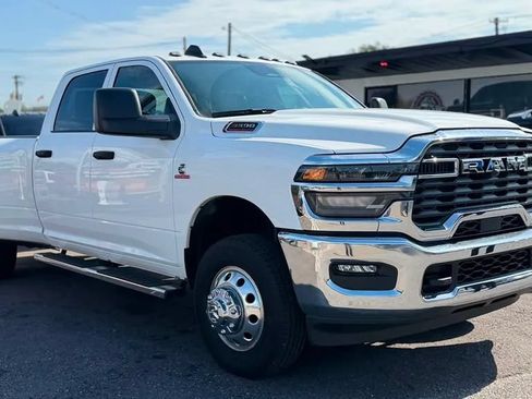 Used 2025 RAM 3500 Tradesman w/ Chrome Appearance Group AWD/4WD image 2