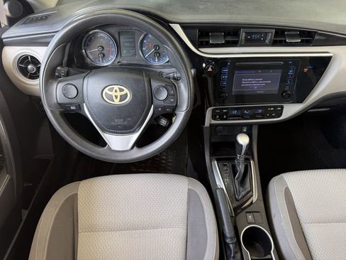 Used 2019 Toyota Corolla LE FWD image 12
