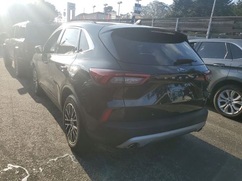 Certified 2025 Ford Escape Base image 3