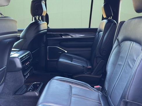 Certified 2022 Jeep Wagoneer Series III image 25