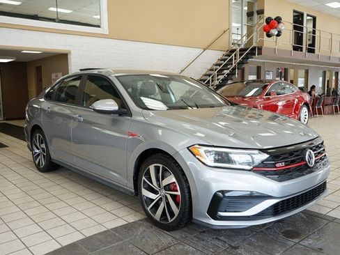 Used 2019 Volkswagen Jetta GLI image 18