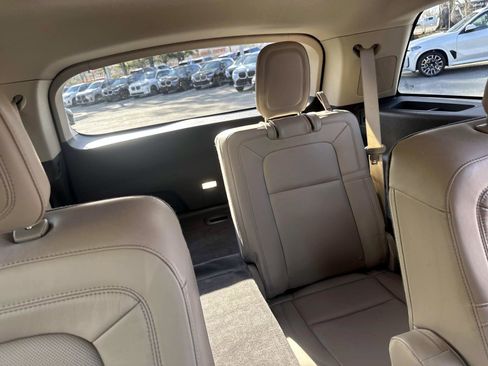 Used 2022 Lincoln Aviator Reserve w/ Equipment Group 201A image 16