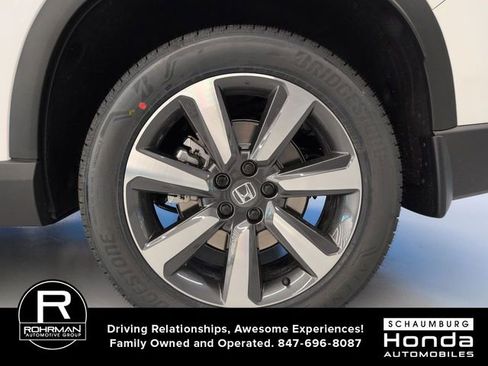 New 2025 Honda Pilot Touring image 5