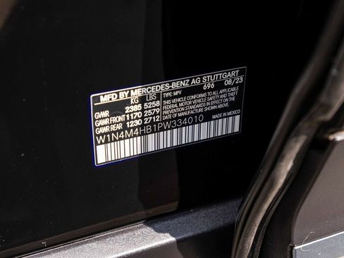Used 2023 Mercedes-Benz GLB 250 4MATIC w/ Premium Package image 15