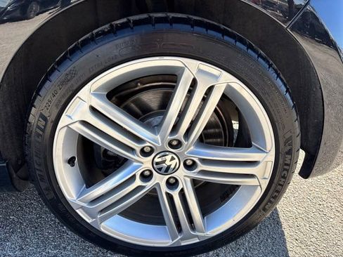 Used 2013 Volkswagen Golf R 4Motion image 11